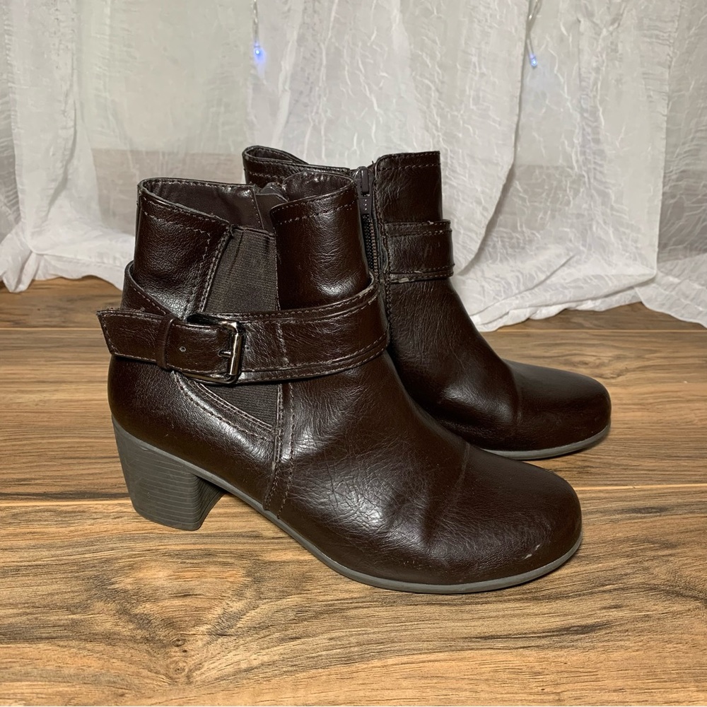 Brown booties 6.5 y2k 90s